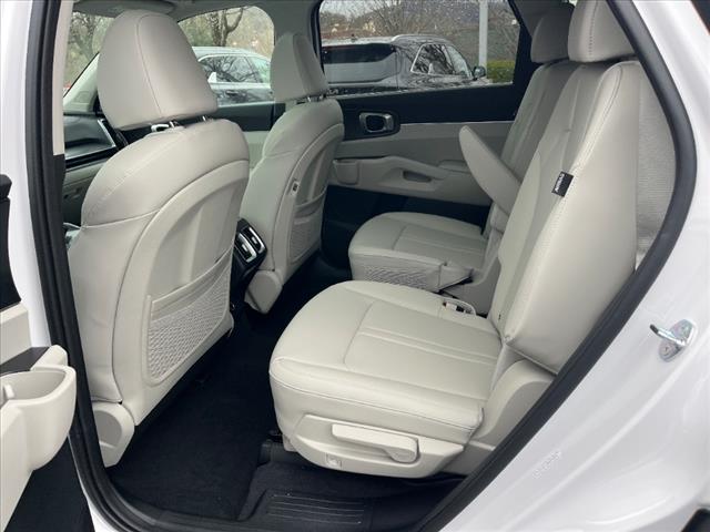 2025 Kia Sorento EX - Photo 22