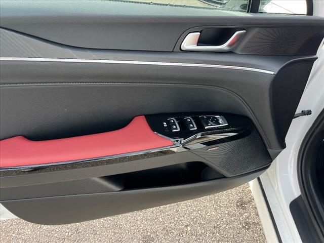 2025 Kia K5 GT-Line - Photo 22