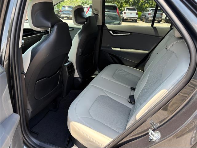 2025 Kia Niro EX - Photo 22