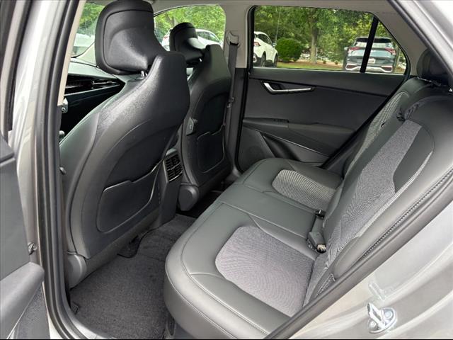 2025 Kia Niro EX - Photo 22