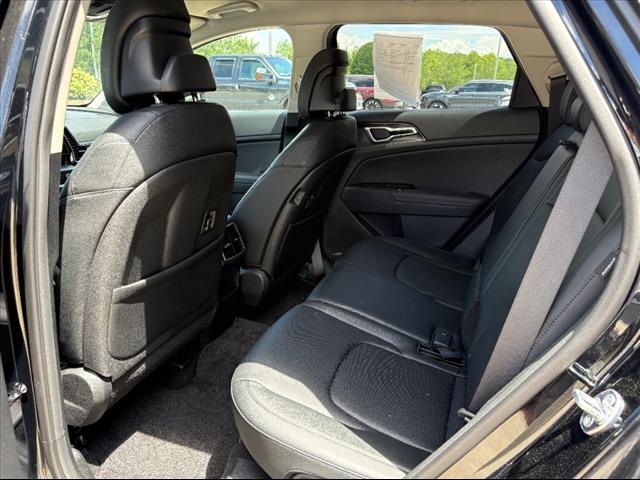 2025 Kia Sportage EX - Photo 23