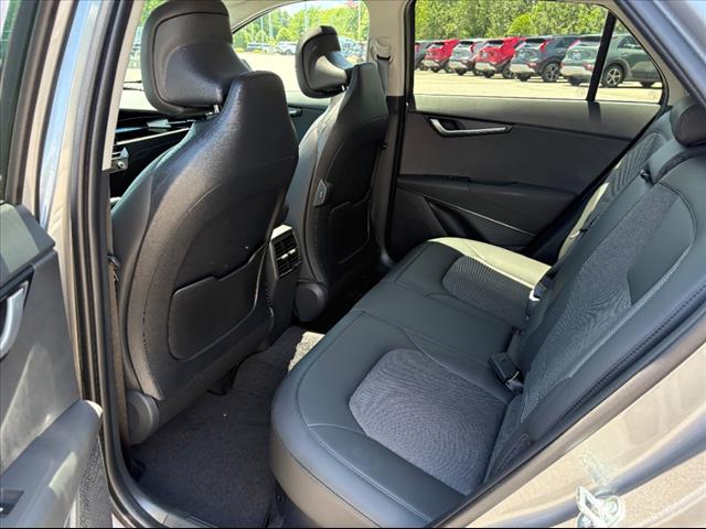 2025 Kia Niro EX Touring - Photo 23