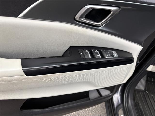 2023 Kia Carnival LX - Photo 23