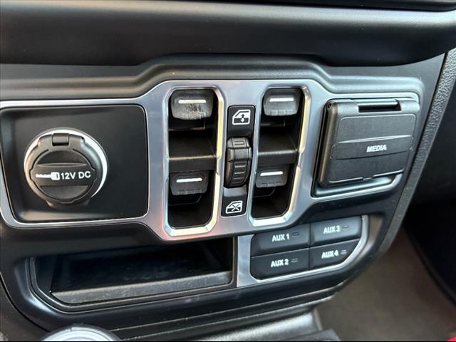 2023 Jeep Wrangler Sahara - Photo 24