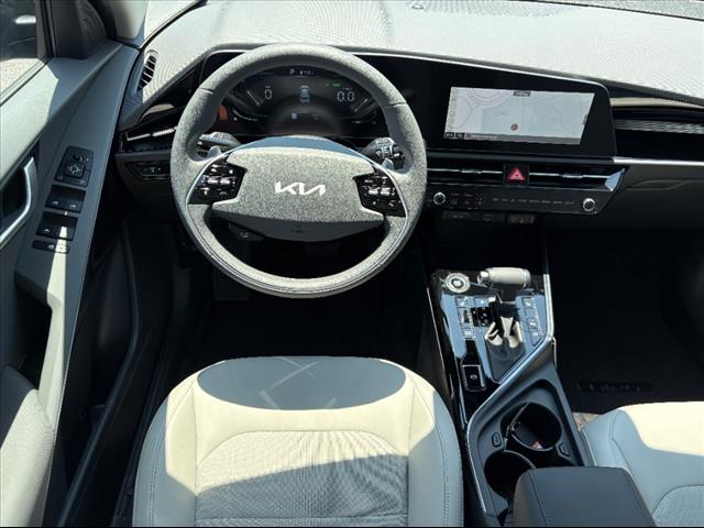 2025 Kia Niro EX - Photo 24