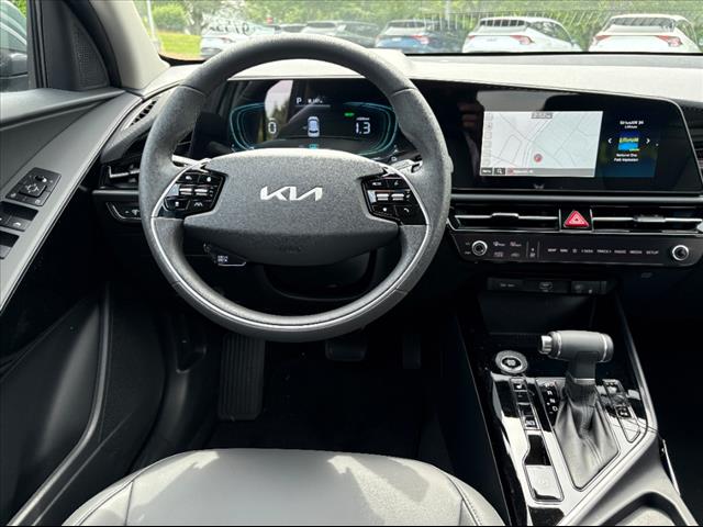 2025 Kia Niro EX - Photo 24
