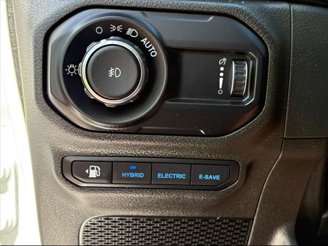 2023 Jeep Wrangler Sahara - Photo 25