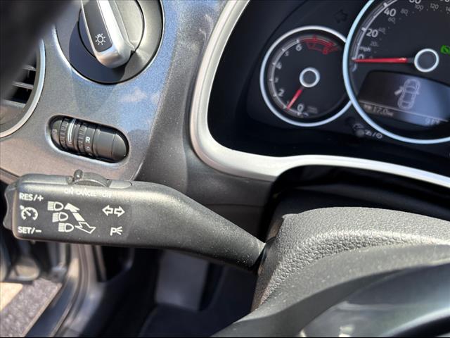2018 Volkswagen Beetle Convertible SE - Photo 25
