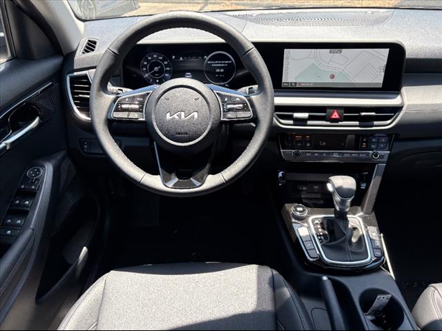 2025 Kia Seltos EX - Photo 25