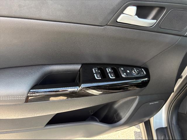 2022 Kia Sportage EX - Photo 25