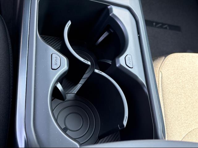 2025 Kia K4 LXS - Photo 27