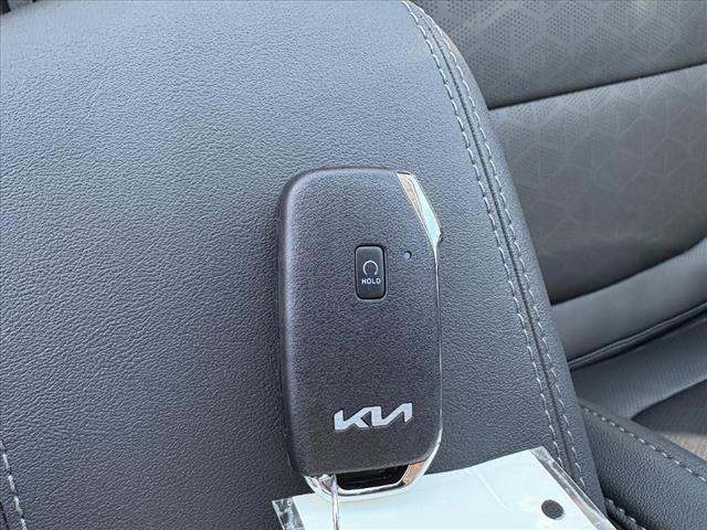 2025 Kia Seltos EX - Photo 28