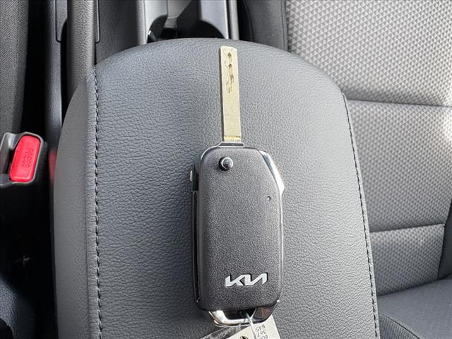 2025 Kia Soul LX - Photo 28
