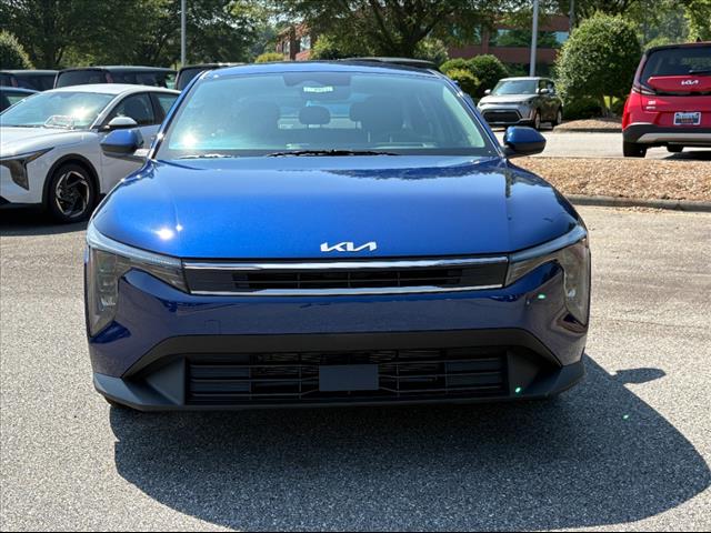 2025 Kia K4 LXS - Photo 2