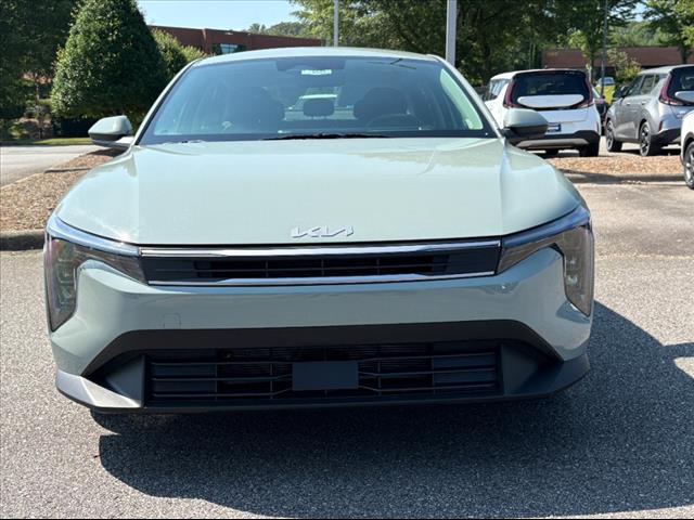 2025 Kia K4 LXS - Photo 2