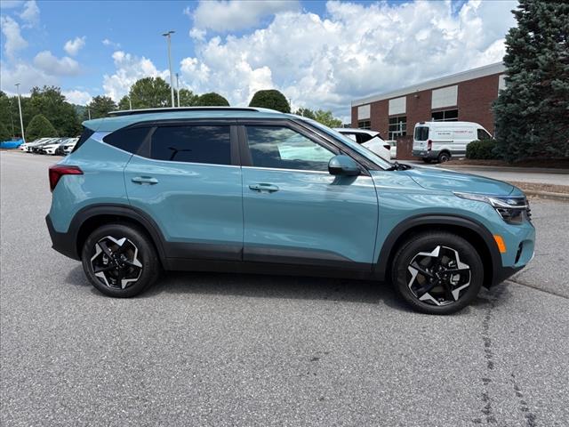 2025 Kia Seltos EX - Photo 2