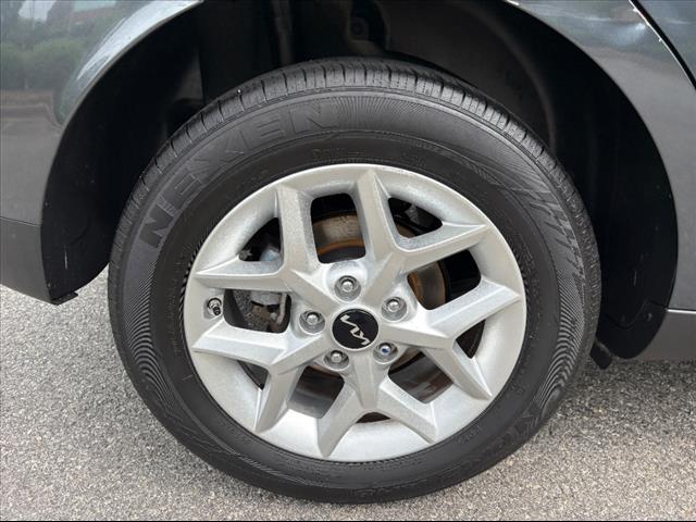 2024 Kia Soul LX - Photo 30