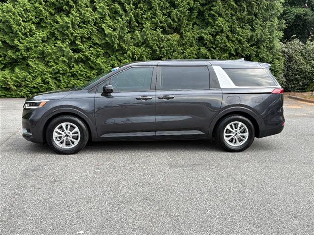 2023 Kia Carnival LX - Photo 3