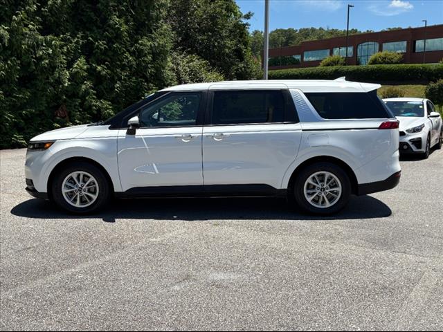 2024 Kia Carnival LX - Photo 3