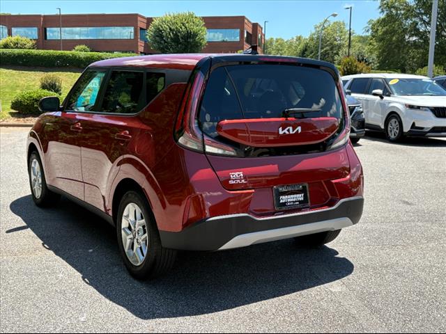 2024 Kia Soul LX - Photo 4