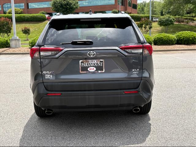 2019 Toyota RAV4 XLE - Photo 5