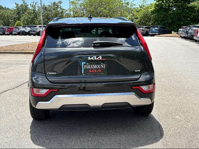 2025 Kia Niro EX Touring - Photo 5