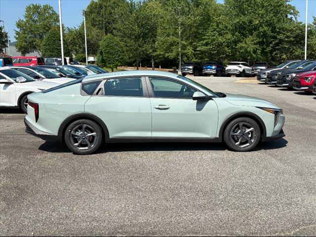 2025 Kia K4 LXS - Photo 6
