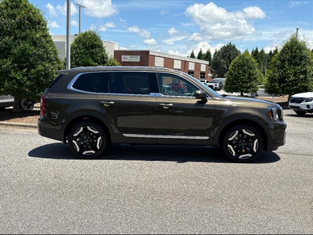 2025 Kia Telluride S - Photo 6