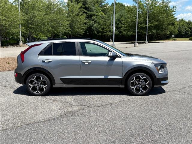 2025 Kia Niro EX Touring - Photo 6