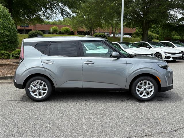2025 Kia Soul LX - Photo 6