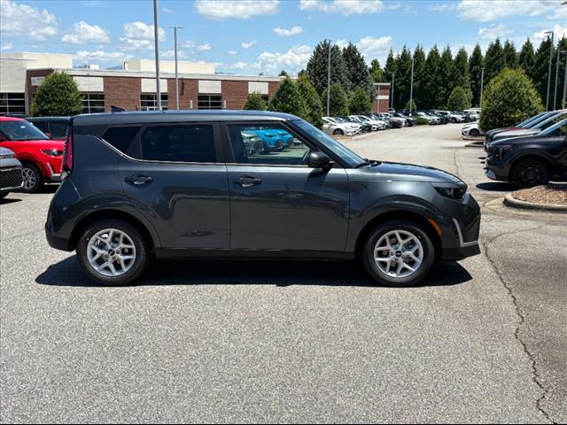 2025 Kia Soul LX - Photo 6