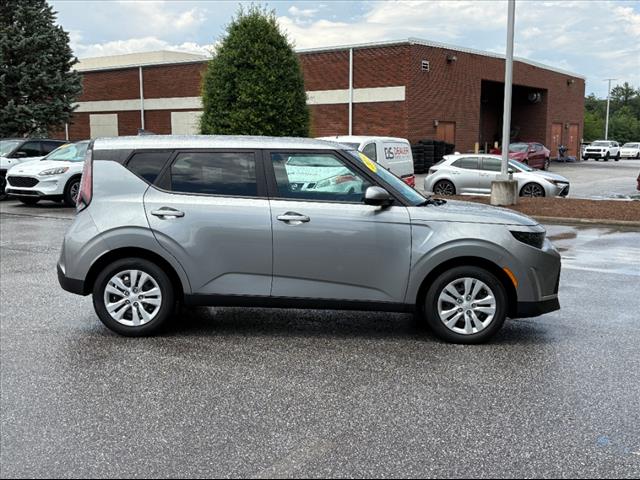 2023 Kia Soul LX - Photo 6