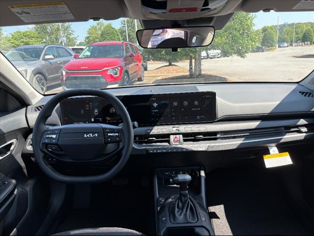 2025 Kia K4 LXS - Photo 7