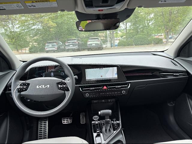 2025 Kia Niro EX Touring - Photo 7