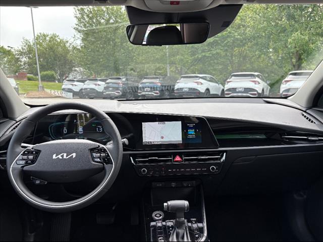 2025 Kia Niro EX - Photo 7