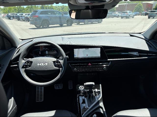 2025 Kia Niro EX Touring - Photo 7