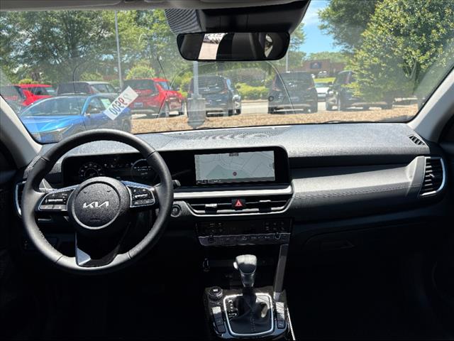 2025 Kia Seltos EX - Photo 7