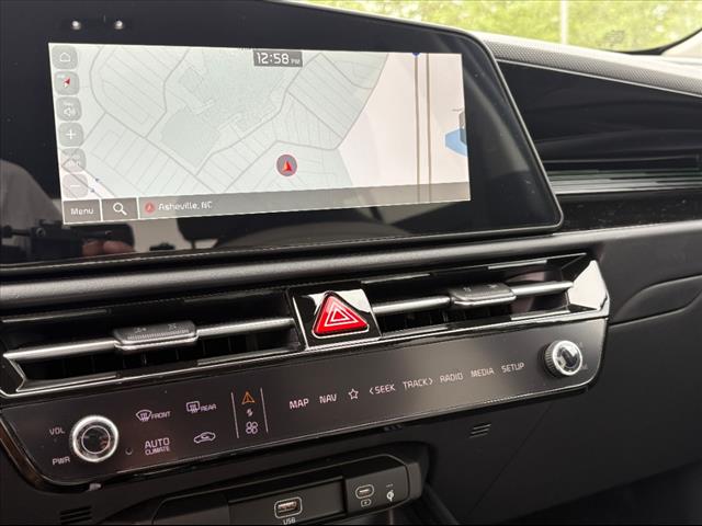 2025 Kia Niro EX Touring - Photo 9