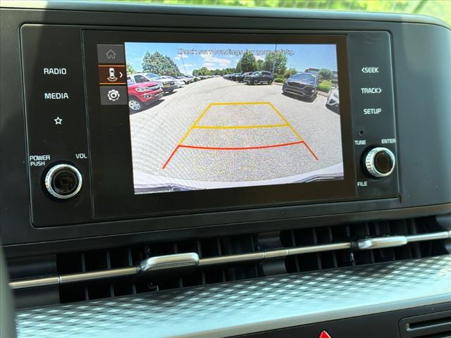 2024 Kia Carnival LX - Photo 9