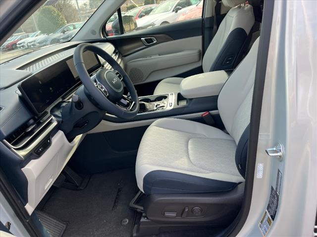 2025 Kia Carnival SX