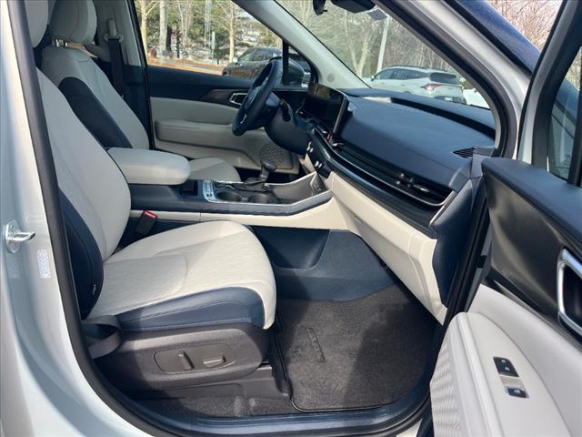 2025 Kia Carnival SX