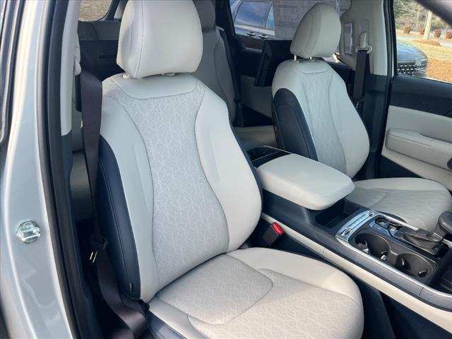 2025 Kia Carnival SX