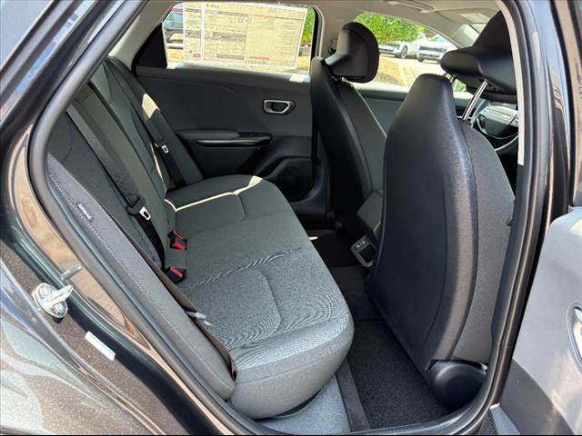 2025 Kia K4 LXS