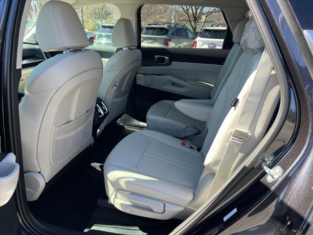 2025 Kia Sorento EX