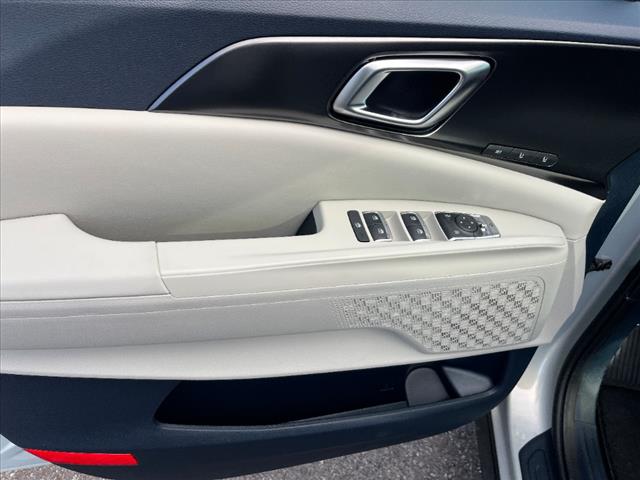 2025 Kia Carnival SX