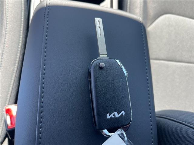 2025 Kia Niro LX