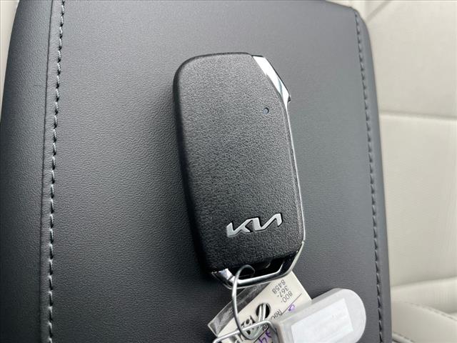 2025 Kia Niro EX