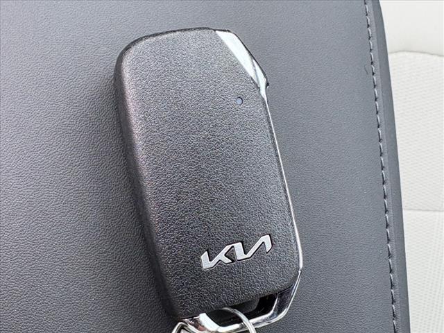 2025 Kia Niro EX Touring