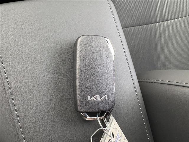 2025 Kia Niro EX