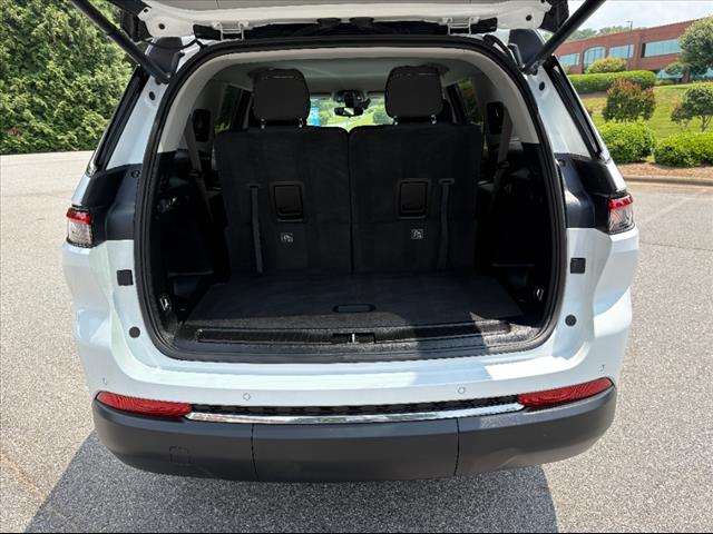 2022 Jeep Grand Cherokee L Laredo